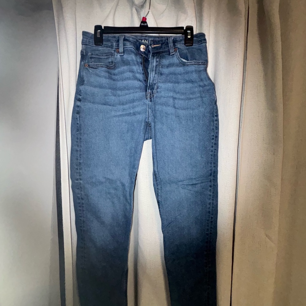 American Eagle Outfitters Light Blue Cropped Jeans